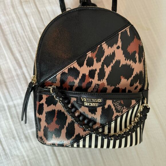 NWT Victoria's Secret Leopard and Stripe Backpack Special Edition. - Picture 14 of 16